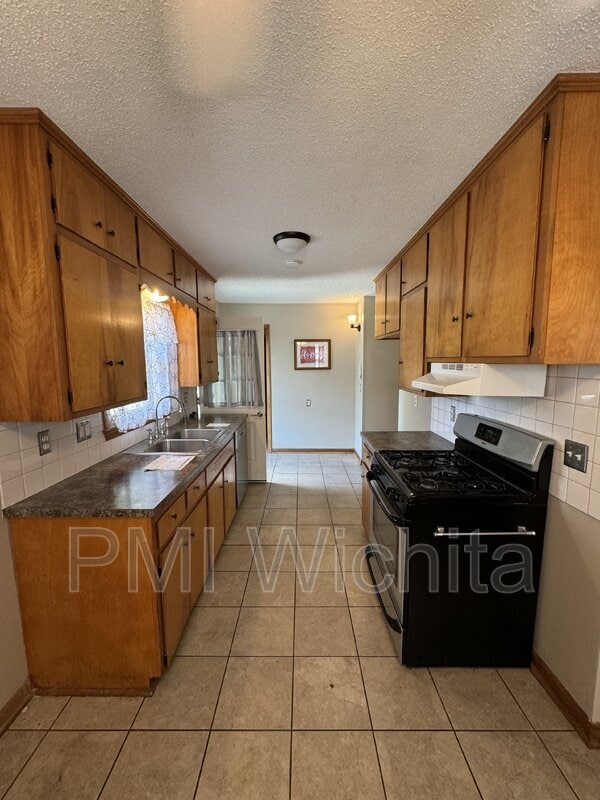 Building Photo - 2322 W 29th St S