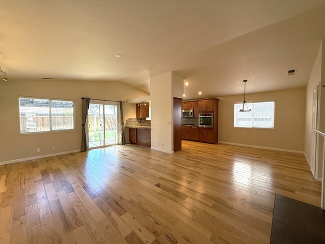Building Photo - 2170 Robailey Dr