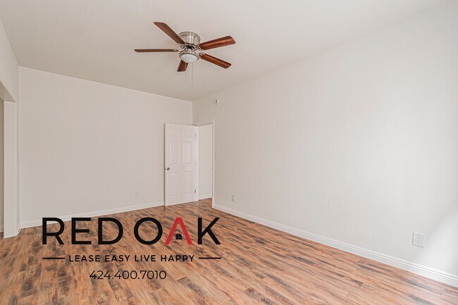 Building Photo - 420 N Coronado St