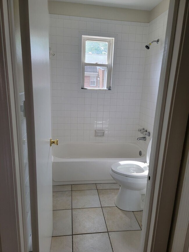 Building Photo - 2 Bedroom 1bath Oceanview/Bayview