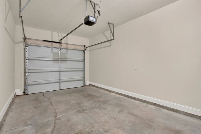 Building Photo - Townhome for Rent