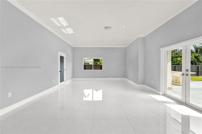 Building Photo - 11921 SW 82nd Rd