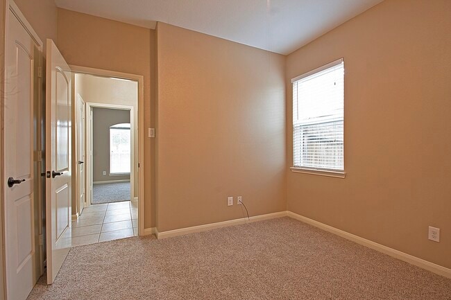 Building Photo - 20622 Stout Dr
