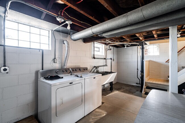 Building Photo - 2411 W Mill Rd