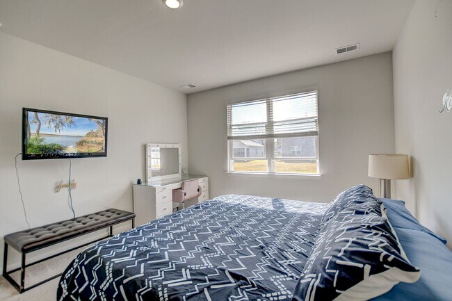 Building Photo - Summerville Home Rental