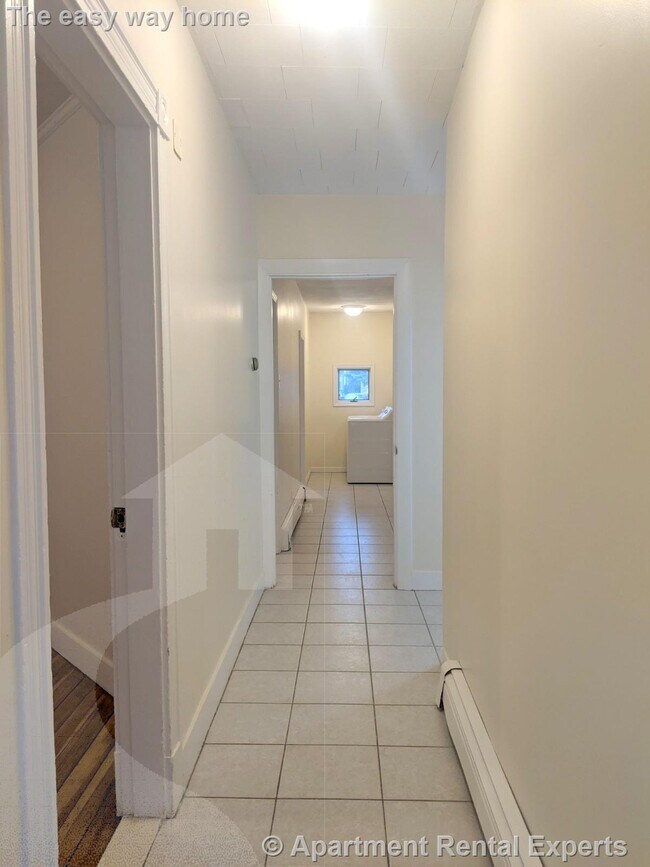 Building Photo - 83 Yorktown St