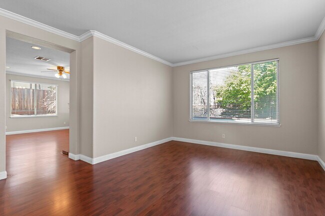 Building Photo - 5220 Peacock Hill Dr