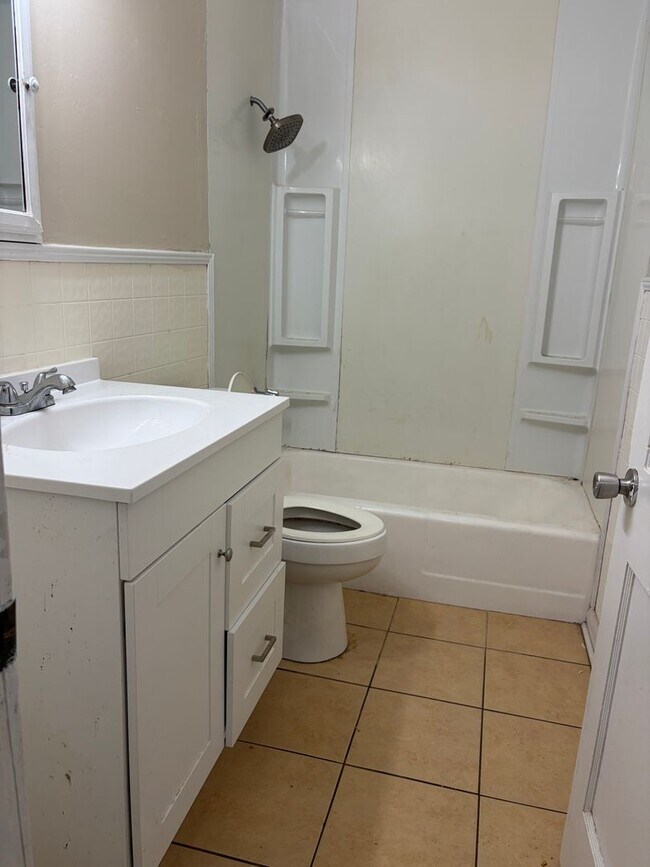Building Photo - *1252 Dudley Lane