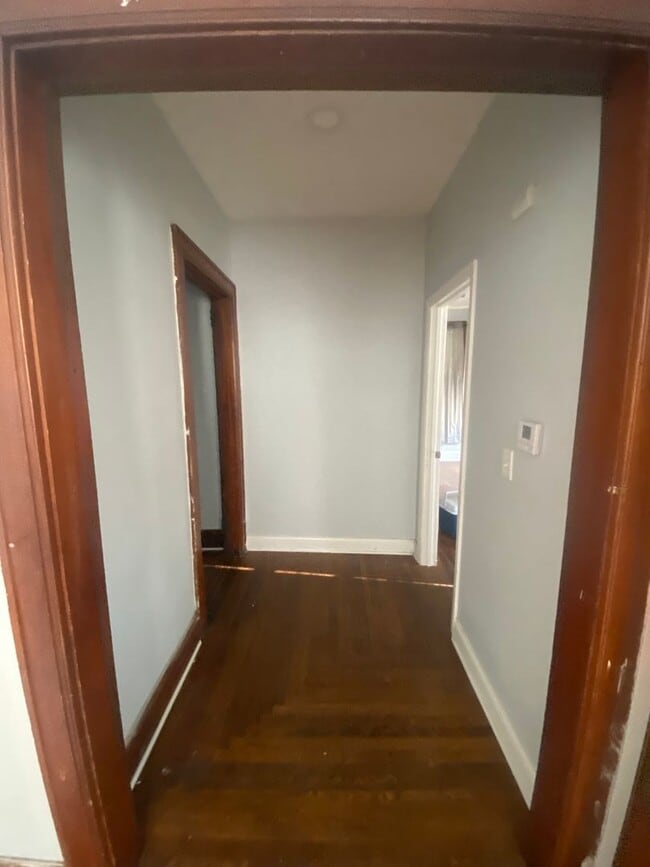 Building Photo - Two Bedroom in Cincinnati!