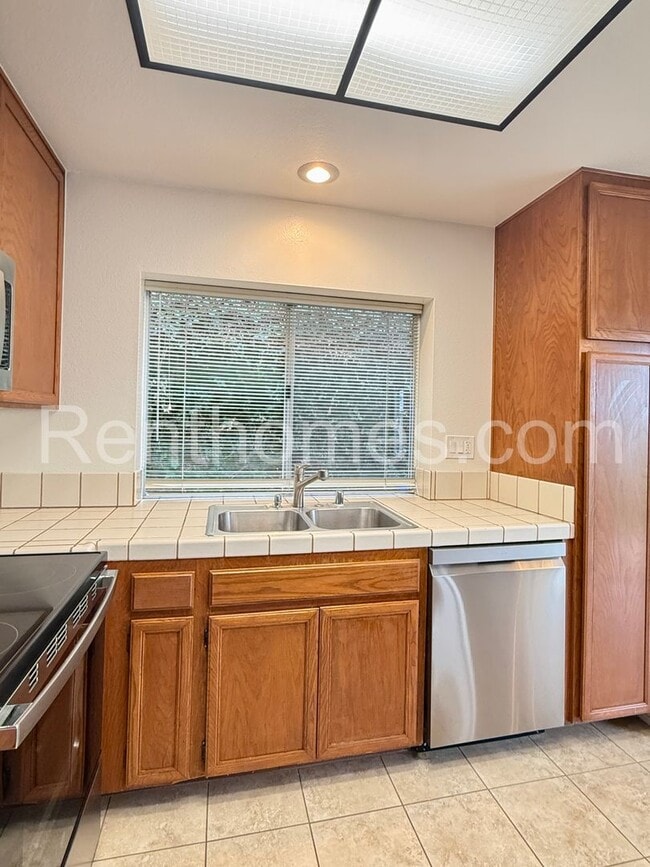 Building Photo - 13546 Hike Ln