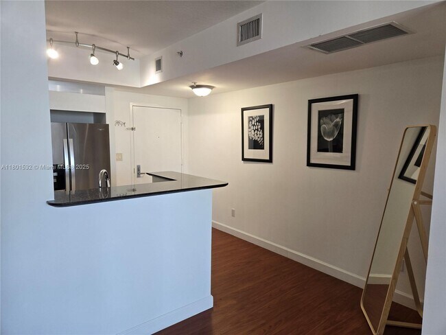 Building Photo - 335 S Biscayne Blvd