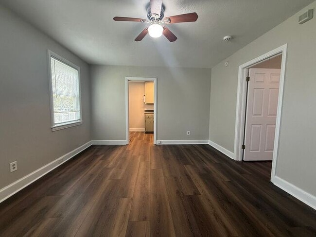 Building Photo - East Nashville Duplex Unit