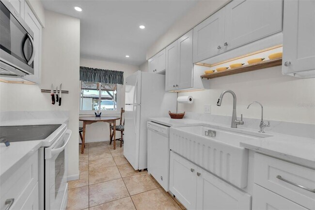 Building Photo - 4644 Longwater Chase