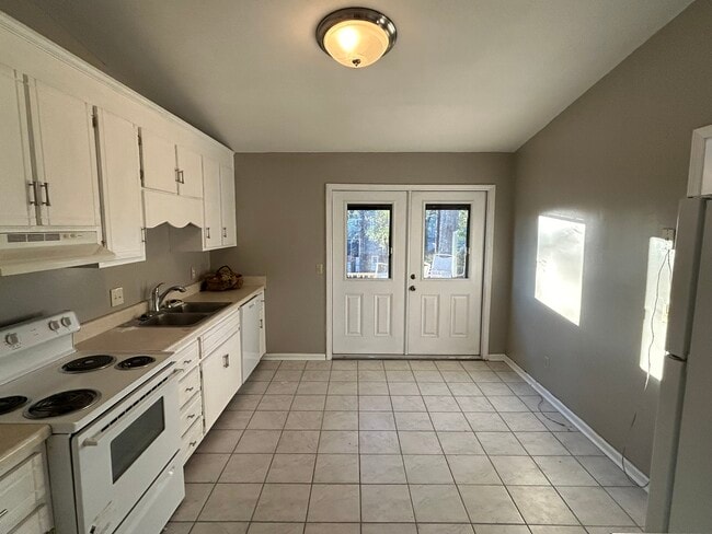 Building Photo - 108 Pinecrest Loop