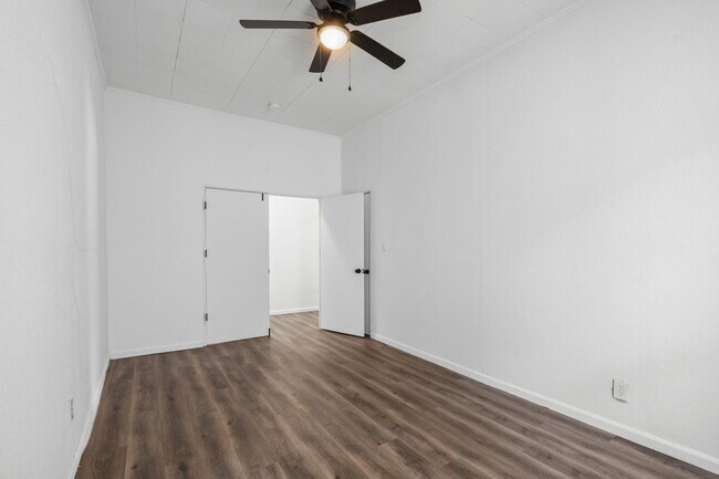 Building Photo - 813 S Jefferson Ave