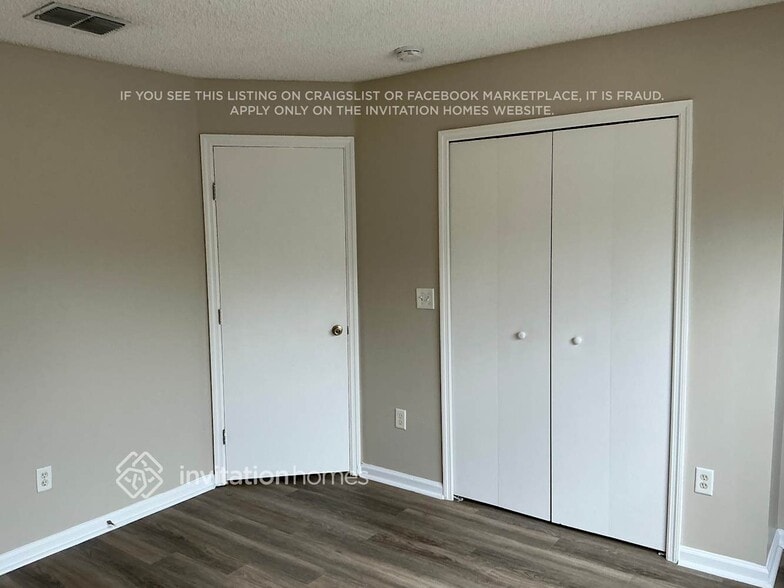 Building Photo - 13581 Ashford Wood Ct E