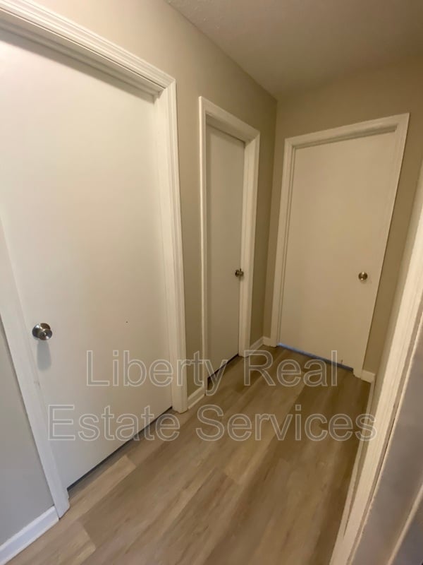 Building Photo - 105 Maid Marian Ct