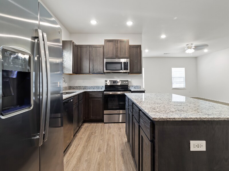 Building Photo - 957 S Amarillo Ave