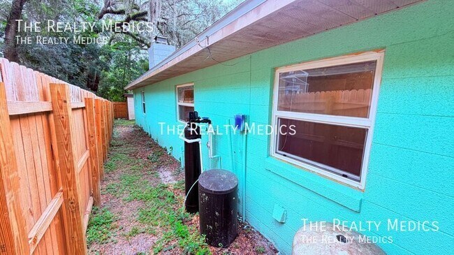 Building Photo - 31061 Lochmore Cir