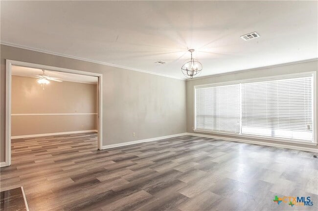 Building Photo - 3000 Avenue Ave