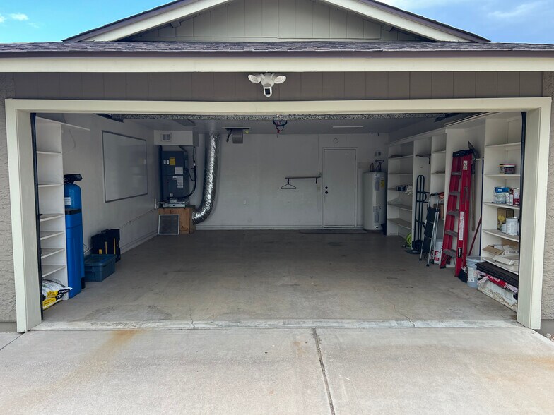 Garage - 1324 W 13th St