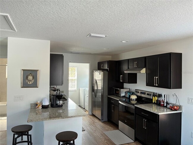 Building Photo - 2651 Bayside Dr S