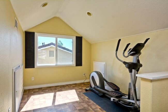 Building Photo - 5216 Topsail Dr