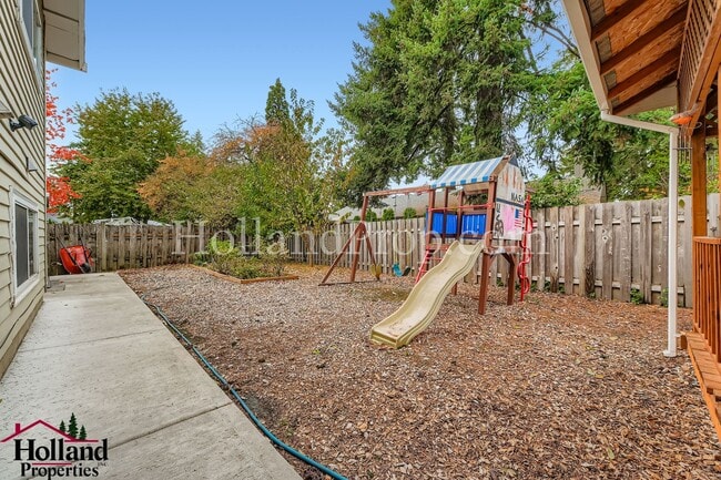 Building Photo - Bright, Modern, and Ready to Welcome You H...