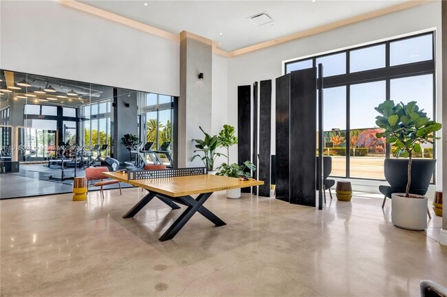 Building Photo - 3801 N Dixie Hwy