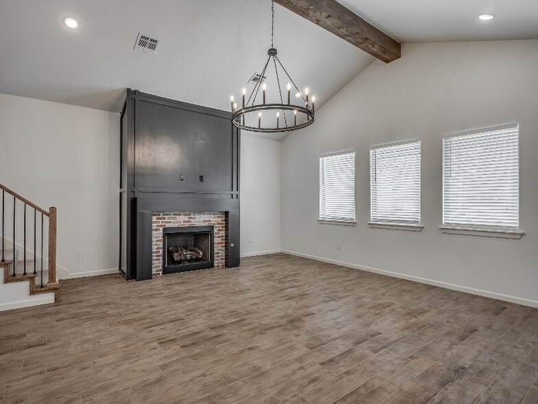 Building Photo - 8322 Robin Wy