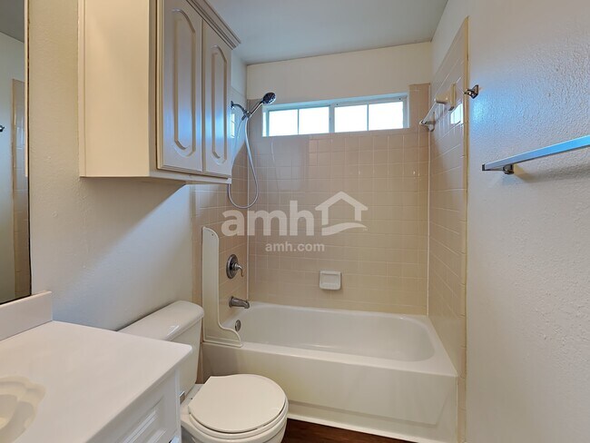 Building Photo - 1406 Monte Carlo Dr