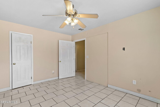 Building Photo - 7707 Parral Dr