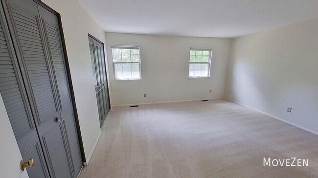 Building Photo - 5805 Nottoway Ct