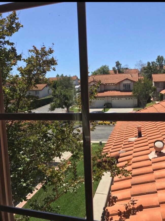 Building Photo - Beautiful 4 bed 3 bath Agoura Hills home