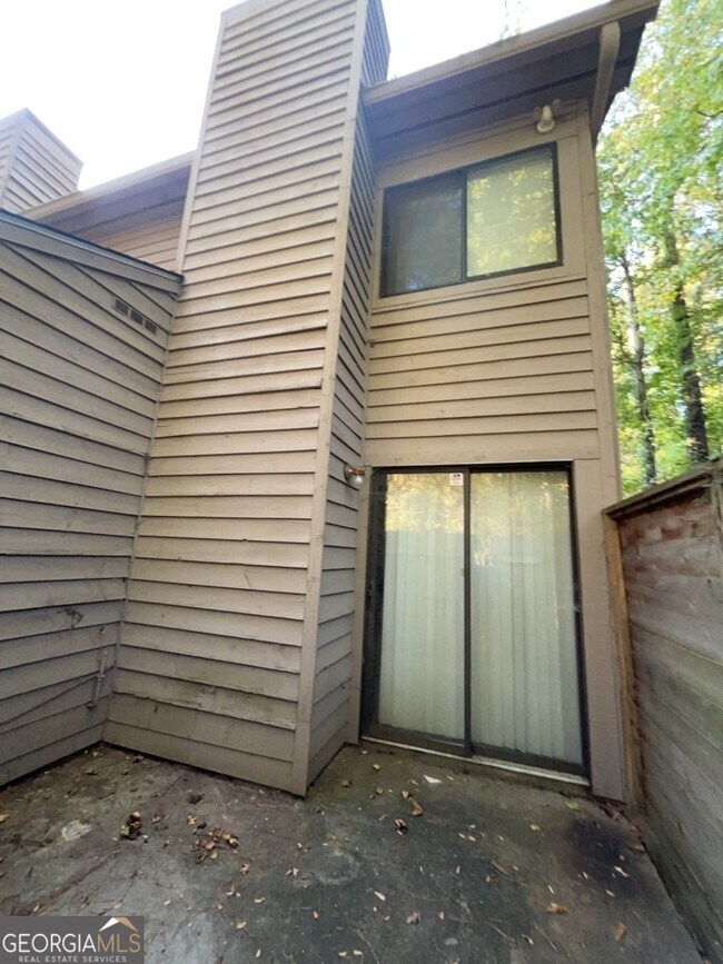 Building Photo - 6349 Holcomb Way