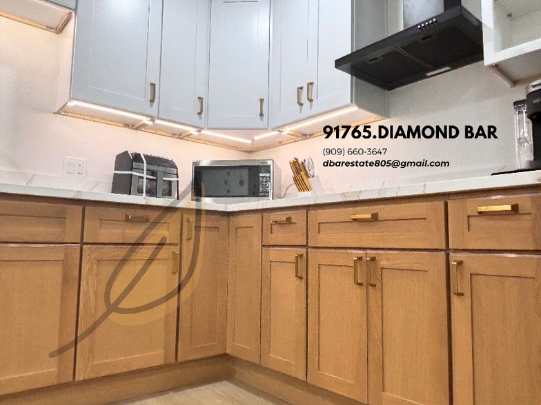 Building Photo - 805 Golden Prados Dr