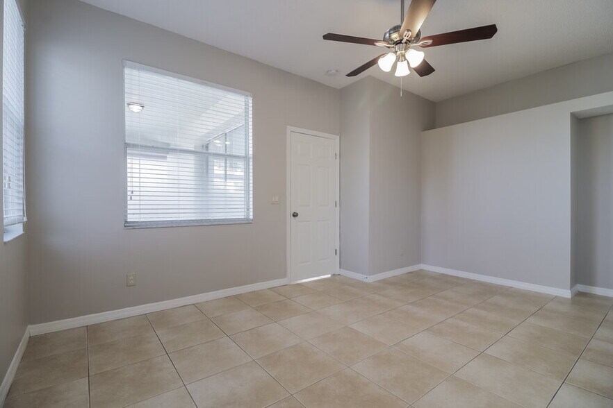 Building Photo - 738 Lake Biscayne Way