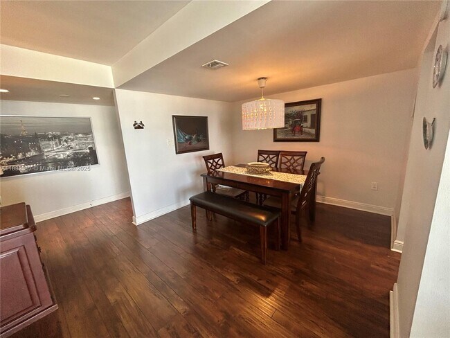 Building Photo - 18031 Biscayne Blvd