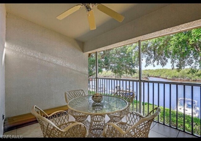 Building Photo - 242 Newport Dr