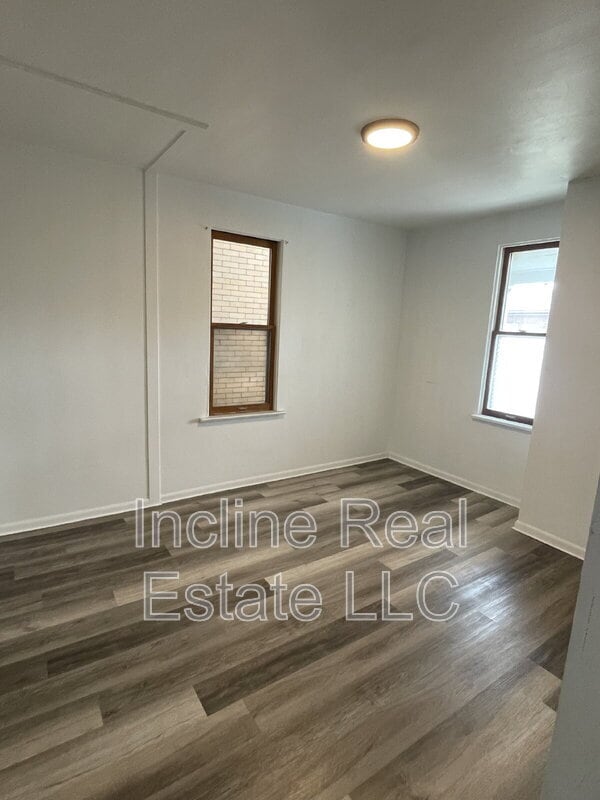 Building Photo - 561 2nd St