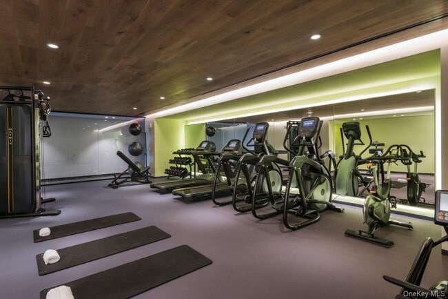 Building Photo - 133-27 39th Ave