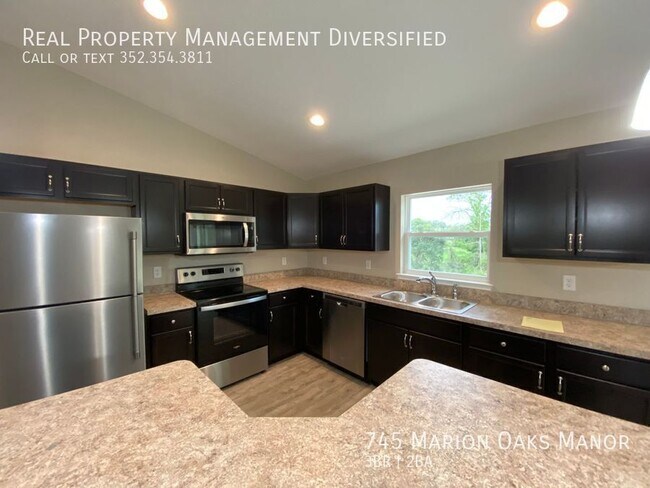 Building Photo - 745 Marion Oaks Manor