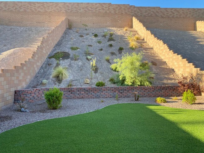 Building Photo - Tuscany Ranch Living
