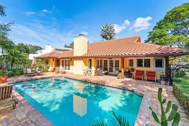 Building Photo - 2598 NW 27th St