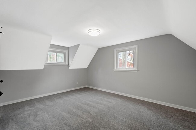 Building Photo - Stunning 3 bedroom home in Penn Hills available April 1st!