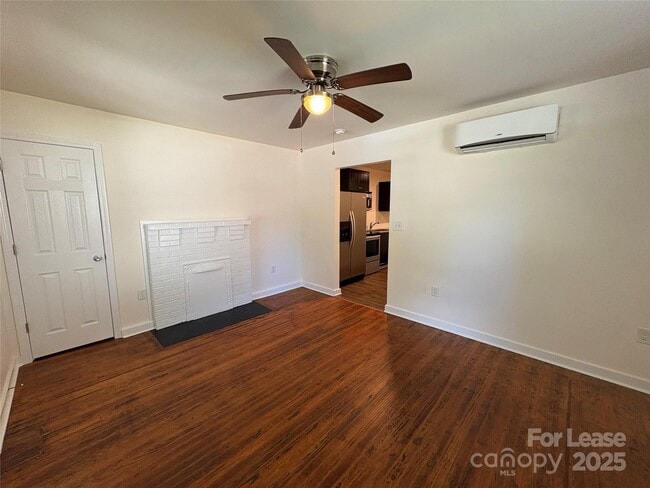 Building Photo - 2827 Morson St