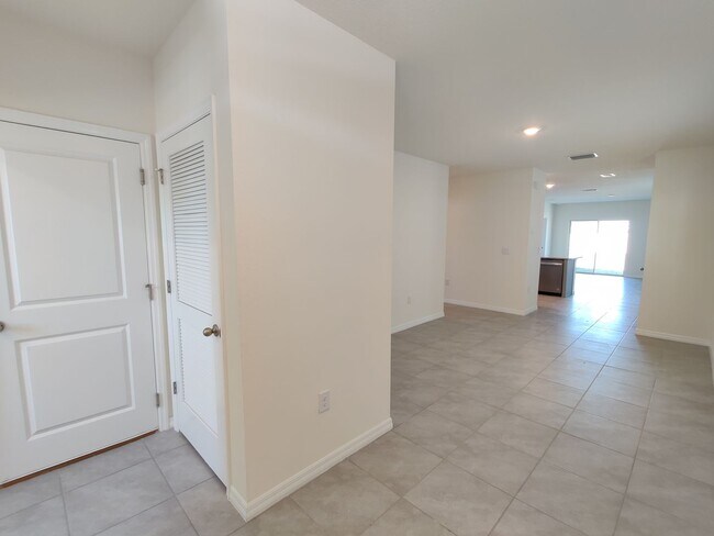 Building Photo - 33997 Jasper Stone Dr