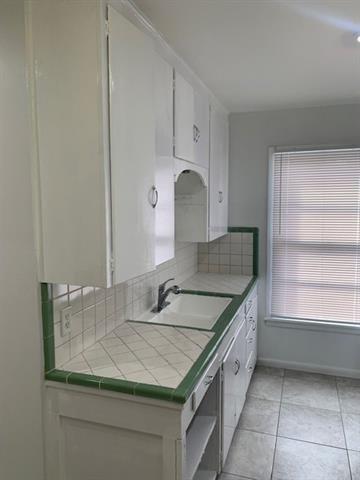 Building Photo - 2702 Wayside Ave