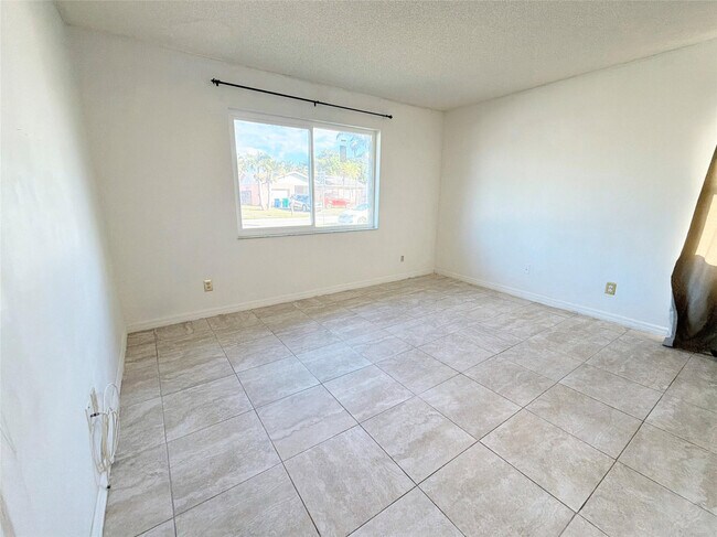 Building Photo - 8350 NW 46th St