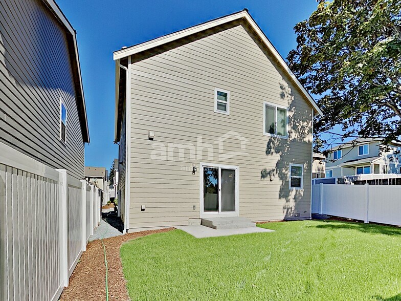 Building Photo - 10630 138th St Ct E